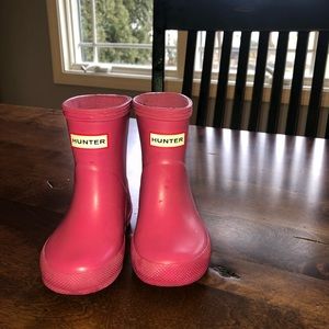 Classic hunter boots bright pink. Size 5